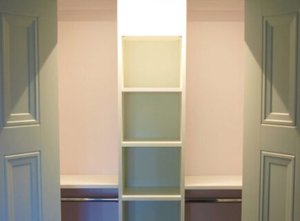 Closet LED lighting system